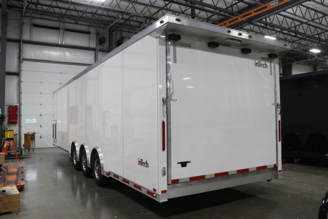 New 2027 8.5X32 iNTECH RACE TRAILER