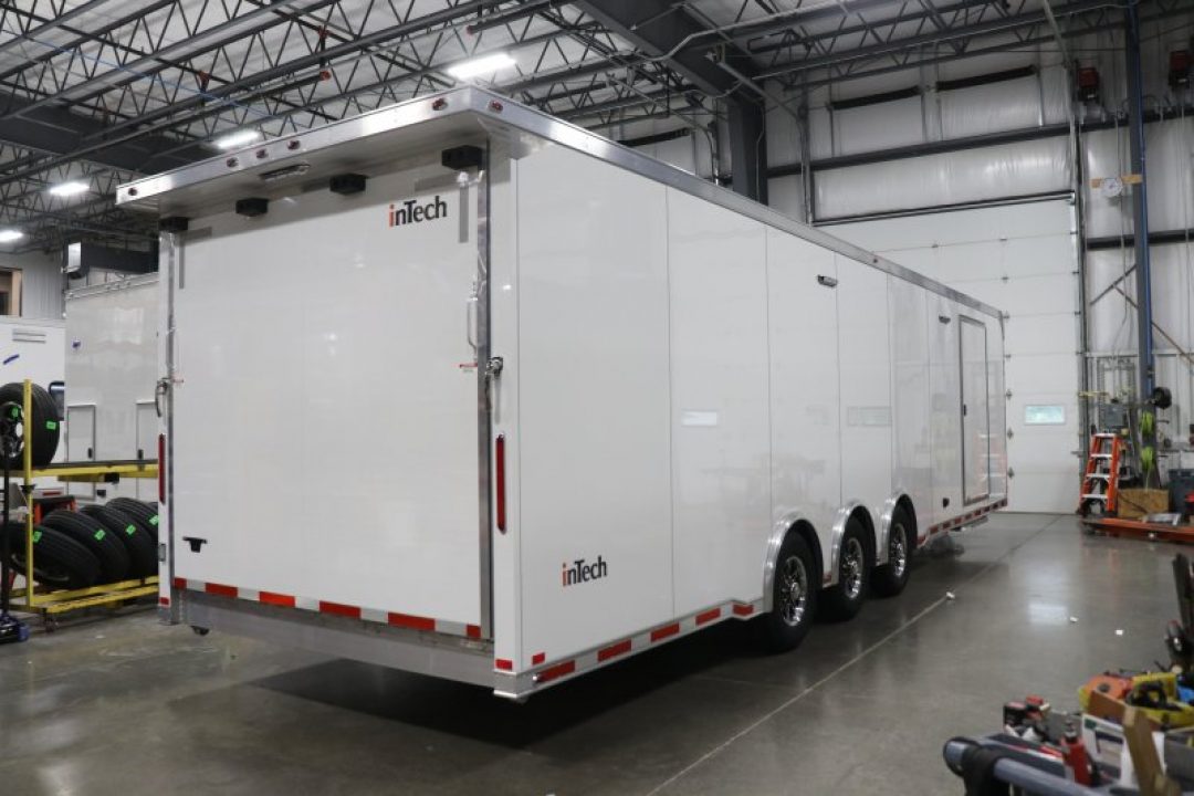 New 2027 8.5X32 iNTECH RACE TRAILER
