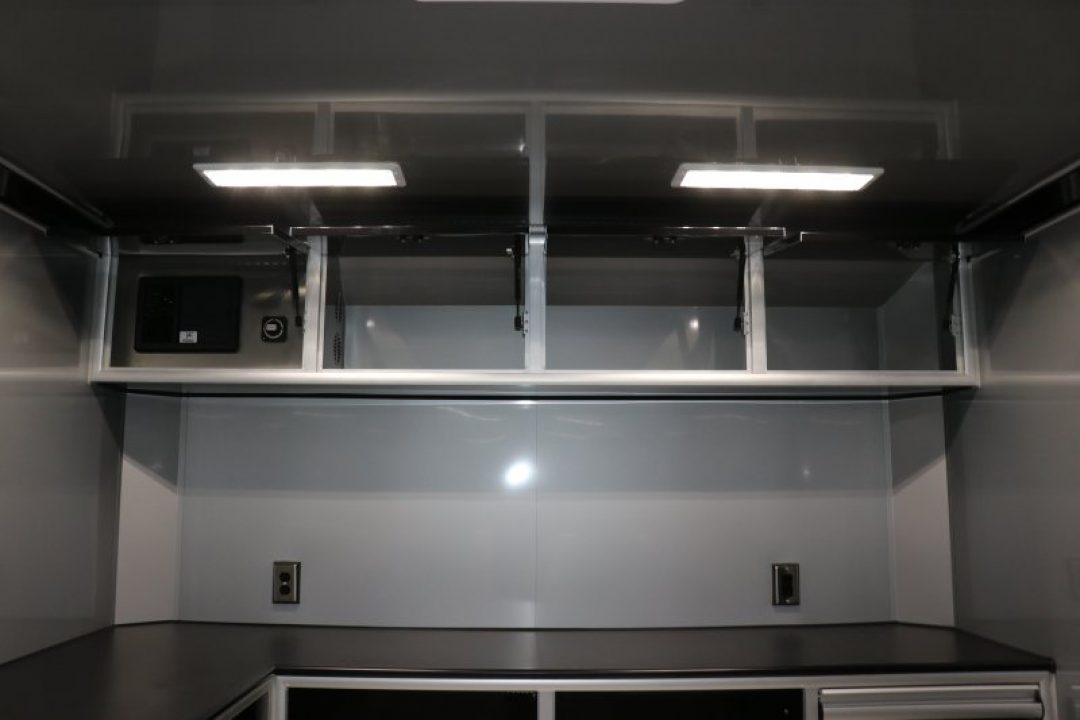 New 2027 8.5X32 iNTECH RACE TRAILER