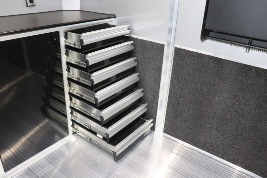 New 2027 8.5X32 iNTECH RACE TRAILER