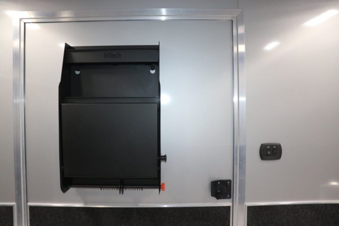 New 2027 8.5X32 iNTECH RACE TRAILER