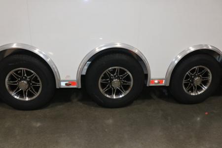 New 2027 8.5X32 iNTECH RACE TRAILER