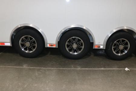 New 2027 8.5X32 iNTECH RACE TRAILER