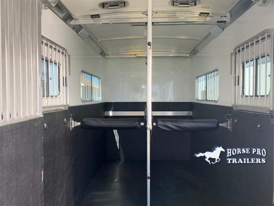 New 2027 Cimarron Trailers Norstar 4 Horse Head-to-Head Gooseneck Horse Trailer
