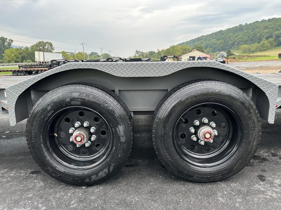 Used 2025 Diamond C Trailers LPX 210 24' Equipment Trailer