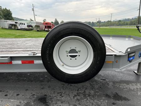 Used 2025 Diamond C Trailers LPX 210 24' Equipment Trailer