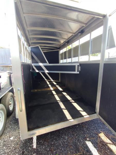 Used 2020 Shadow 3 Horse Trailer / Livestock trailer with removable dividers Horse Trailer