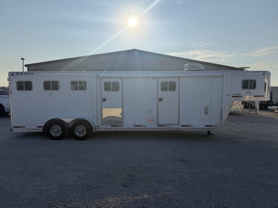 Used 1998 Exiss 3 Horse Gooseneck Living Quarters With Midtack Horse Trailer