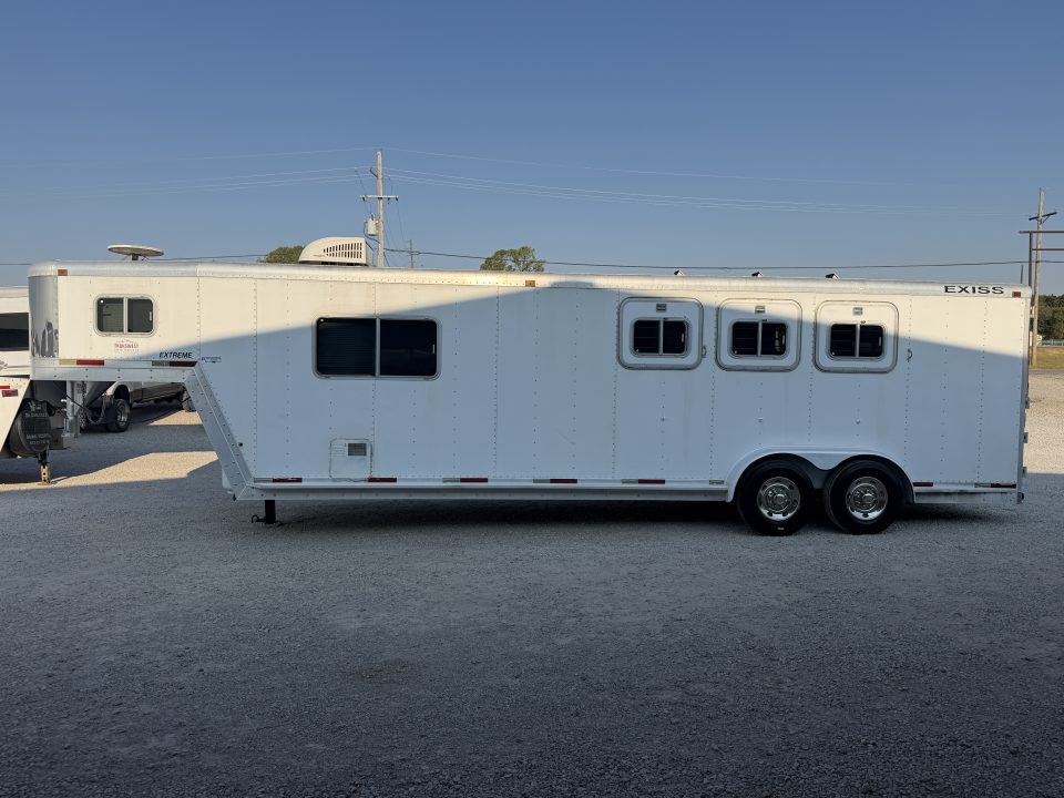 Used 1998 Exiss 3 Horse Gooseneck Living Quarters With Midtack Horse Trailer
