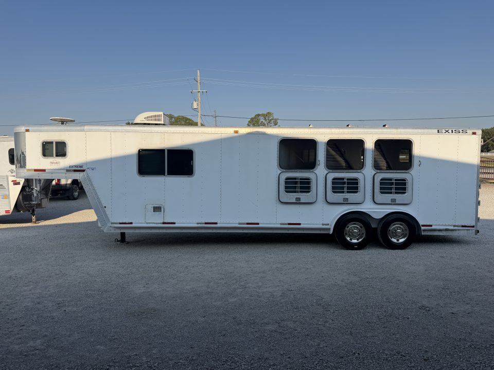 Used 1998 Exiss 3 Horse Gooseneck Living Quarters With Midtack Horse Trailer