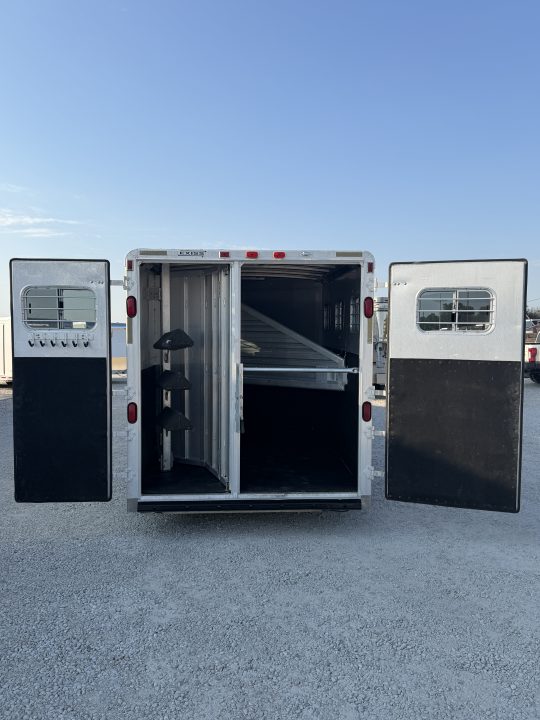 Used 1998 Exiss 3 Horse Gooseneck Living Quarters With Midtack Horse Trailer