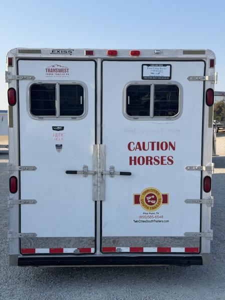 Used 1998 Exiss 3 Horse Gooseneck Living Quarters With Midtack Horse Trailer