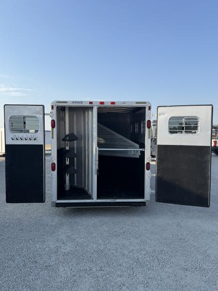 Used 1998 Exiss 3 Horse Gooseneck Living Quarters With Midtack Horse Trailer