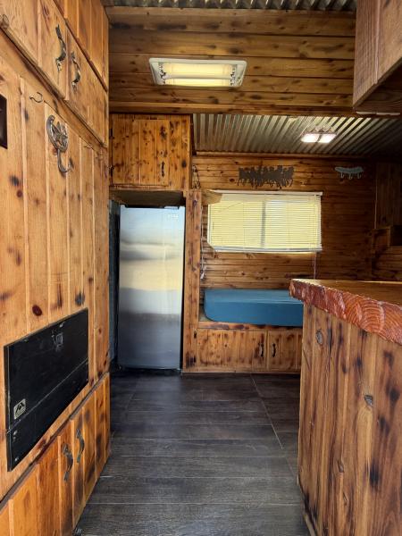 Used 1998 Exiss 3 Horse Gooseneck Living Quarters With Midtack Horse Trailer