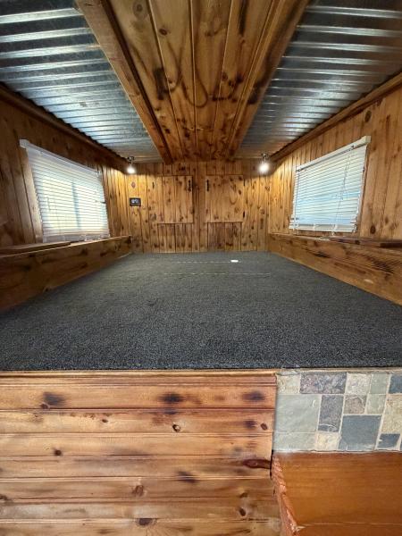Used 1998 Exiss 3 Horse Gooseneck Living Quarters With Midtack Horse Trailer