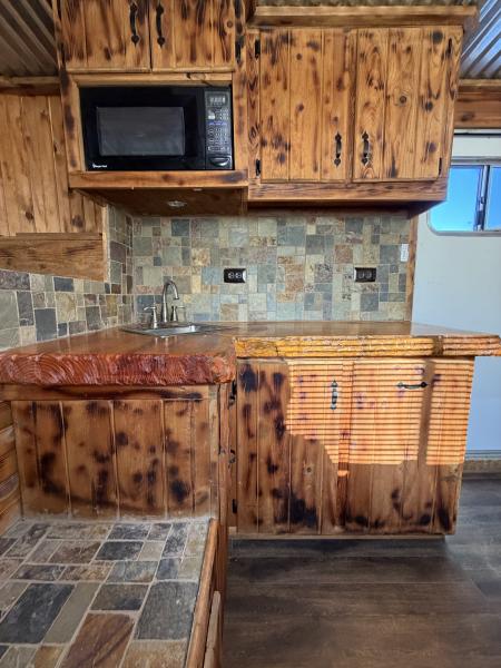 Used 1998 Exiss 3 Horse Gooseneck Living Quarters With Midtack Horse Trailer