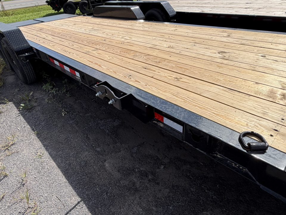 2027 Load Trail CB8322072 photo 3