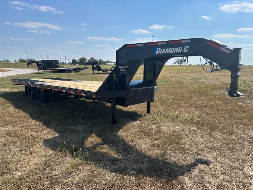 New 2027 Diamond C 102x30 Tandem 25K GN Hydrotail w/ Hydraulic Jacks, Fully Cleated Tail, & Solar