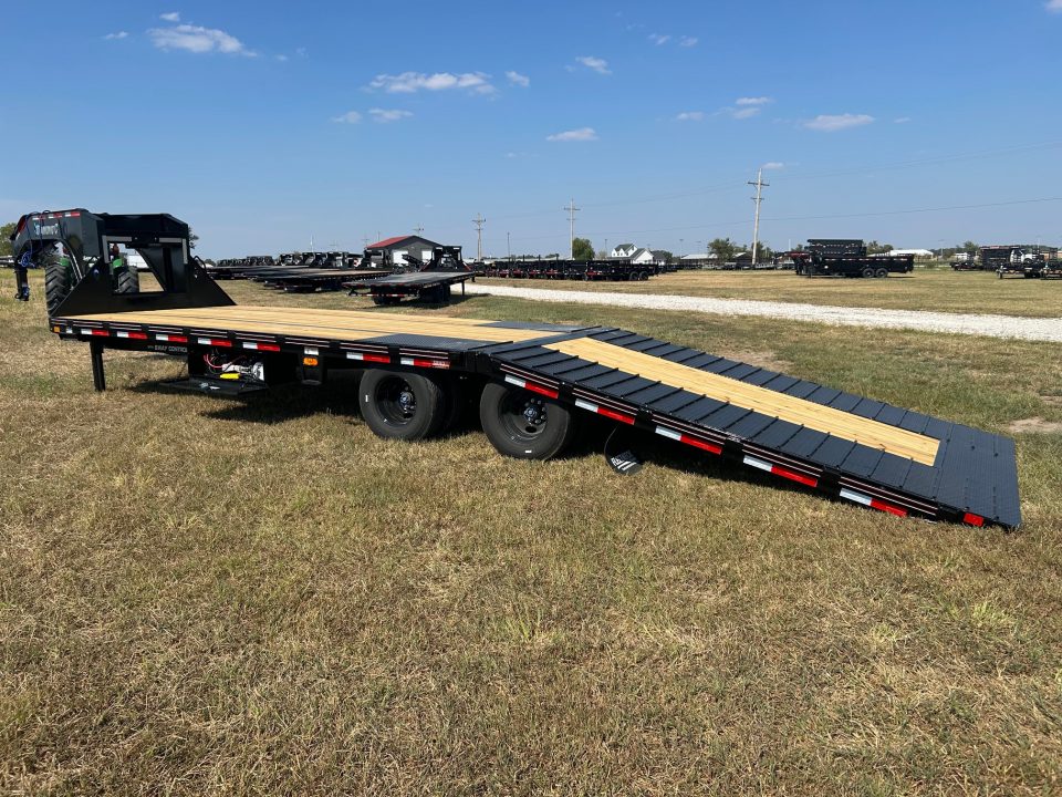 New 2027 Diamond C 102x30 Tandem 25K GN Hydrotail w/ Hydraulic Jacks, Fully Cleated Tail, & Solar
