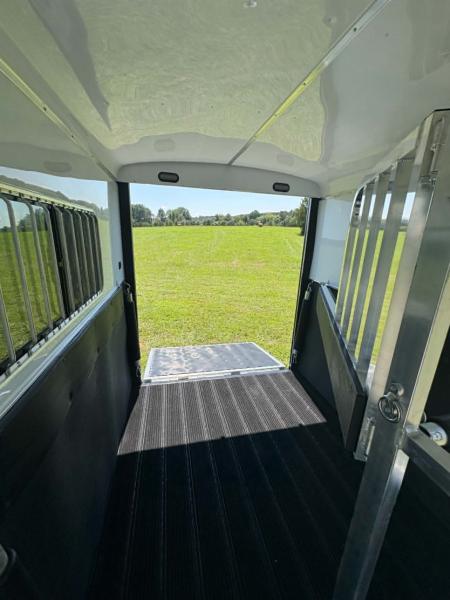 New 2027 Homesteader 2 Horse Straight Load Warmblood Trailer Two-Tone