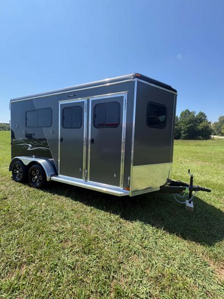 New 2027 Homesteader 2 Horse Straight Load Warmblood Trailer Two-Tone