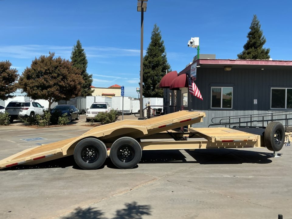 New 2027 Diamond C Trailers HXD207L22X102 8.5FT X 22FT 15.5 GVW Tilt Trailer