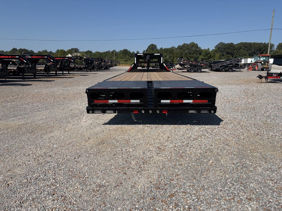 New 2027 MAXXD 102"X25' 17.5K Gooseneck Flatbed Trailer