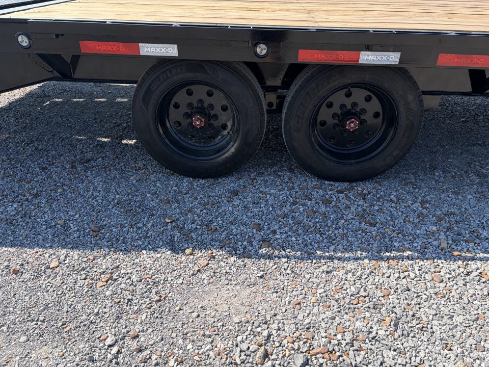 New 2027 MAXXD 102"X25' 17.5K Gooseneck Flatbed Trailer