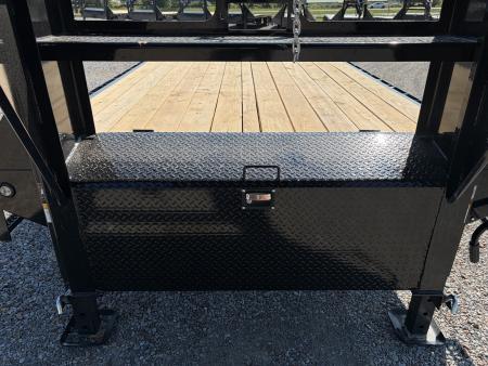 New 2027 MAXXD 102"X25' 17.5K Gooseneck Flatbed Trailer