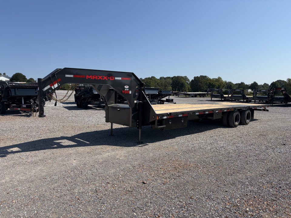 New 2027 MAXXD 102"X32' 30K Hydraulic Dovetail Gooseneck Trailer