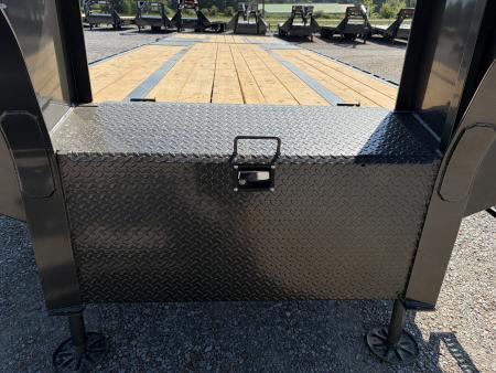 New 2027 MAXXD 102"X32' 30K Hydraulic Dovetail Gooseneck Trailer