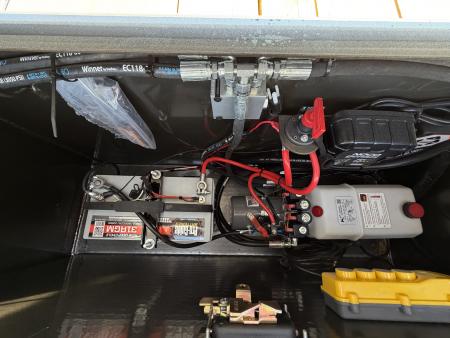 New 2027 MAXXD 102"X32' 30K Hydraulic Dovetail Gooseneck Trailer
