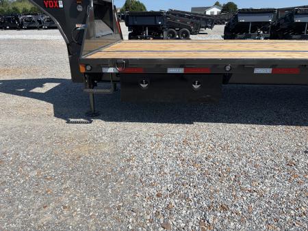 New 2027 MAXXD 102"X32' 30K Hydraulic Dovetail Gooseneck Trailer