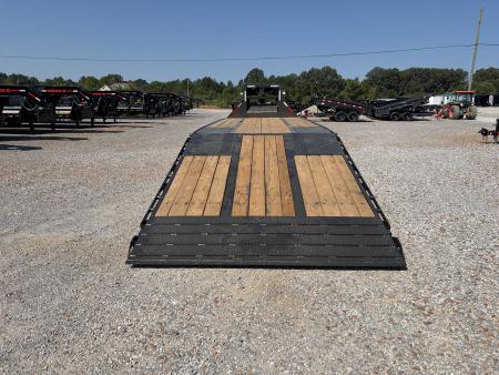 New 2027 MAXXD 102"X32' 30K Hydraulic Dovetail Gooseneck Trailer