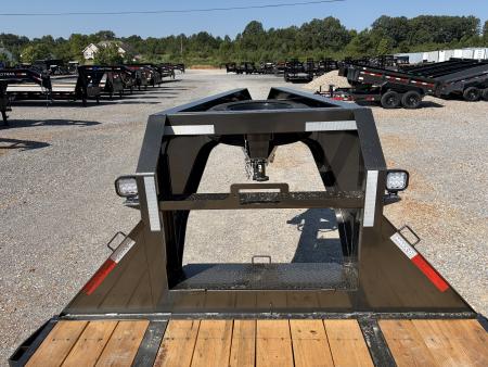 New 2027 MAXXD 102"X32' 30K Hydraulic Dovetail Gooseneck Trailer
