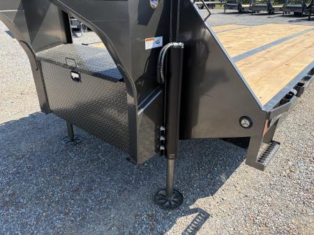 New 2027 MAXXD 102"X32' 30K Hydraulic Dovetail Gooseneck Trailer