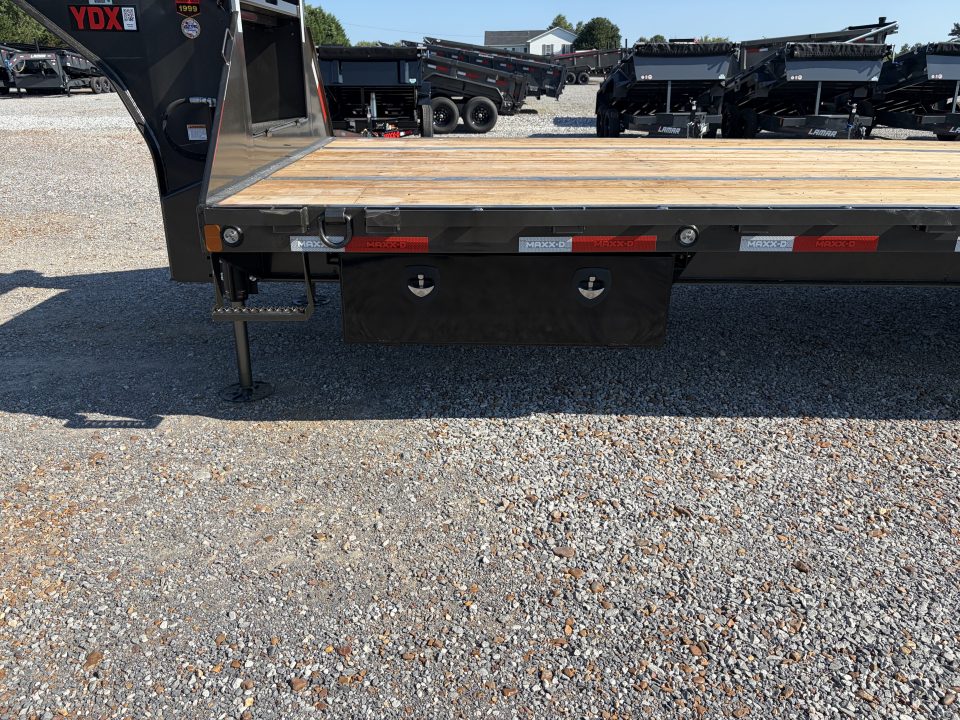 New 2027 MAXXD 102"X32' 30K Hydraulic Dovetail Gooseneck Trailer