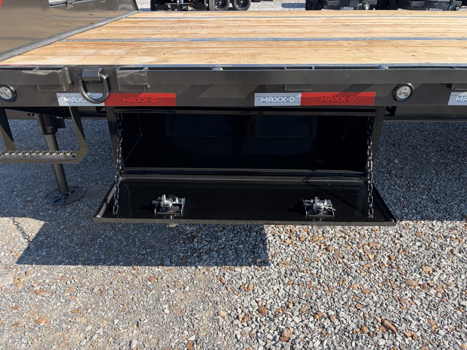 New 2027 MAXXD 102"X32' 30K Hydraulic Dovetail Gooseneck Trailer
