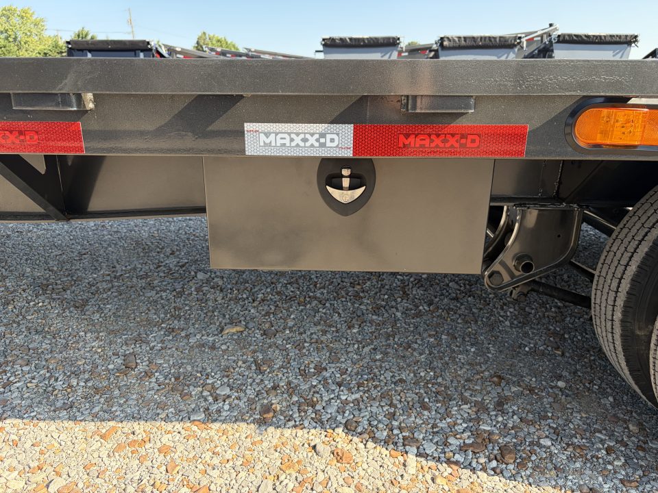 New 2027 MAXXD 102"X32' 30K Hydraulic Dovetail Gooseneck Trailer
