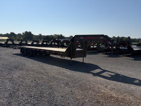 New 2027 MAXXD 102 X32' 30K Hydraulic Dovetail Gooseneck Trailer