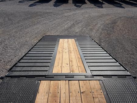 New 2027 MAXXD 102"X32' 30K Hydraulic Dovetail Gooseneck Trailer