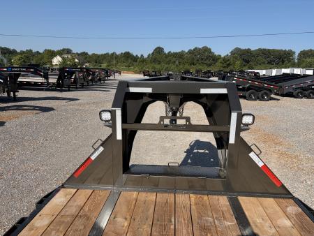 New 2027 MAXXD 102"X32' 30K Hydraulic Dovetail Gooseneck Trailer