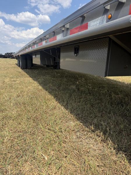 Used 2025 Diamond C Trailers FMAX212 TANDEM DUAL GN PACESETTER HYDROTAIL W/ BLACKWOOD RUNNERS/ HYDRO JACKS/ 102X40 Flatbed Trailer