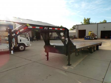 Used 2017 PJ Trailers 102  x 22' Gooseneck Deckover Trailer