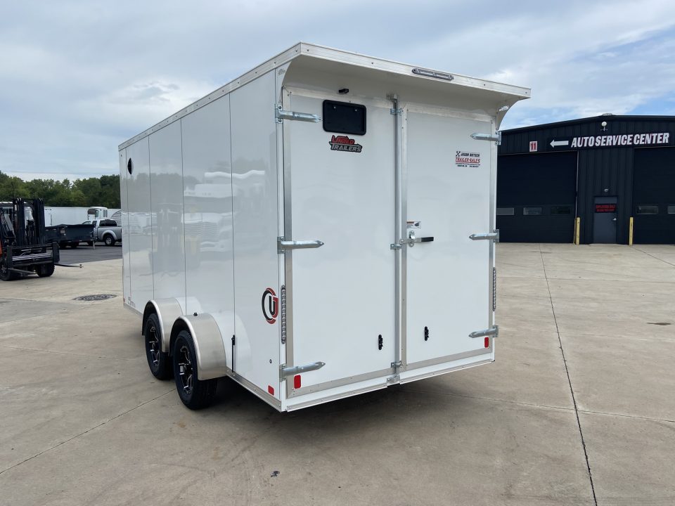 New United UJ-7X16 Enclosed Trailer