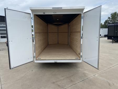 New United UJ-7X16 Enclosed Trailer