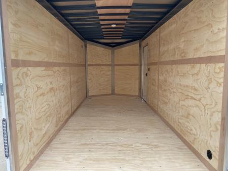 New United UJ-7X16 Enclosed Trailer