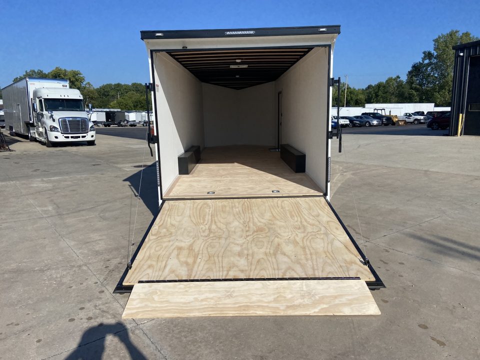 New United CLAV-8.5X27 Enclosed Trailer