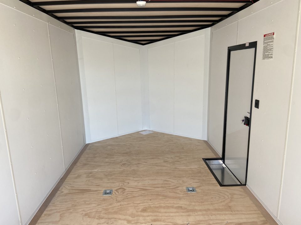 New United CLAV-8.5X27 Enclosed Trailer