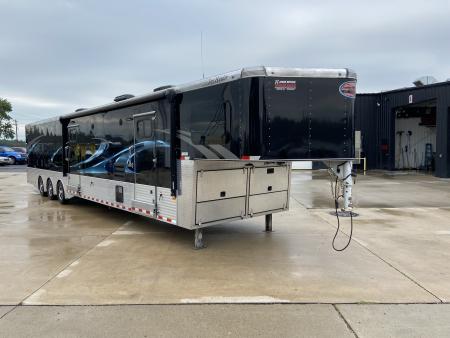 Used USED 2017 Sundowner Gooseneck with living quarters